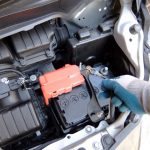 株式会社ジャストライト浪岡智が教えるバッテリーの点検の画像