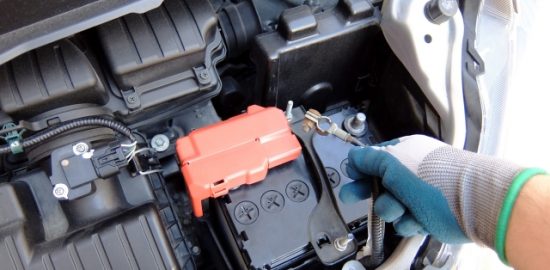 株式会社ジャストライト浪岡智が教えるバッテリーの点検の画像