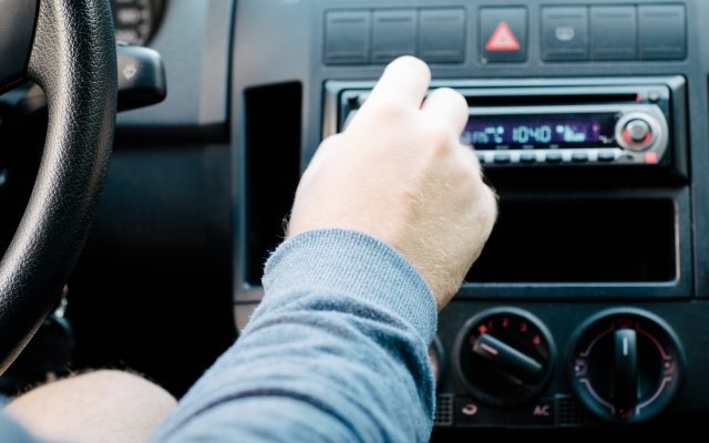 株式会社ジャストライト浪岡智がお送りする。車内音楽についてのイメージ画像