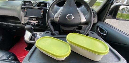 株式会社ジャストライト浪岡智がお送りする車内飲食のおはなしのイメージ画像　