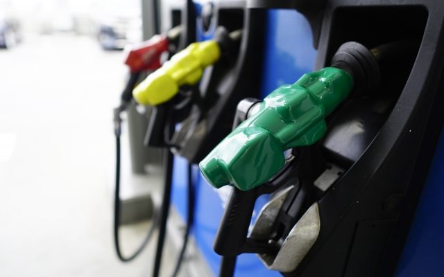 株式会社ジャストライト浪岡智がお送りするガソリンスタンドでの給油のイメージ画像